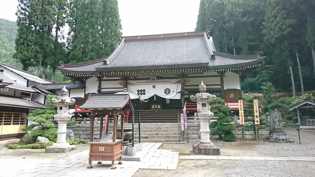 Yonako Fudoson | Honbo Yonako Takiyama Fudoji Temple