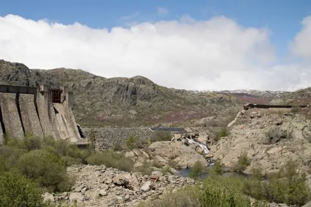 Presa De La Vega Del Tera