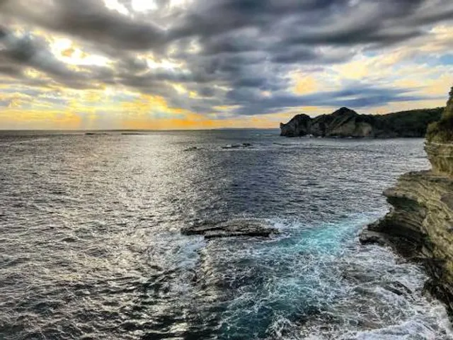 Undersea & Ocean view observation deck.(Katuura marine park.)