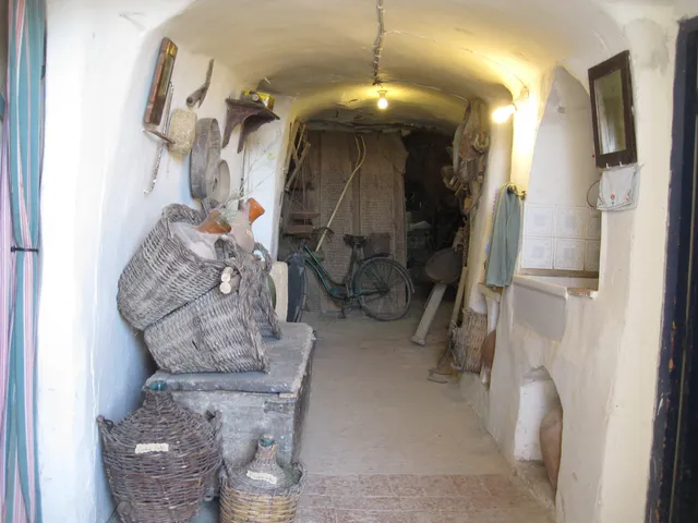 Casa-Cueva Valentín