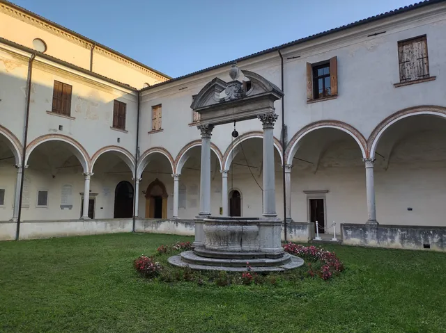 Chiostro degli Olivetani