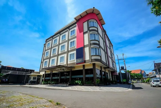 Airy Alun Alun Pamitran Cirebon