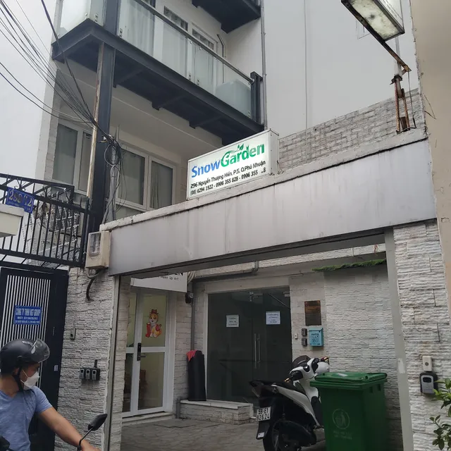 SnowGarden Hotel by GVRenting