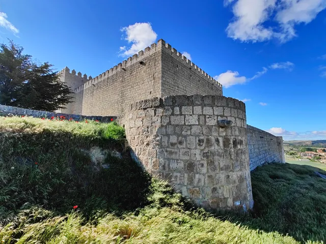 Monzón de Campos Castle