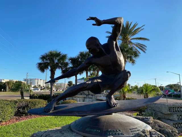 Kelly Slater Statue