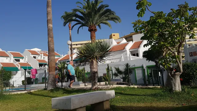 Hostel la Playa & Excursions 4u