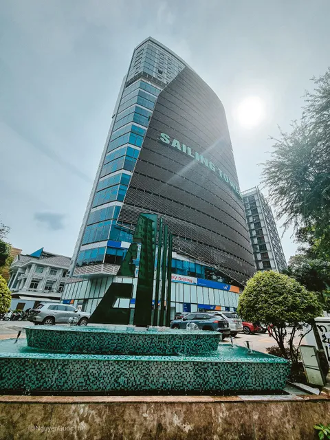 Son & Henry Sailing Tower