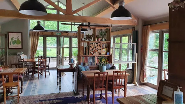 Pear Tree Inn Farmhouse Kitchen with Bar & Rooms