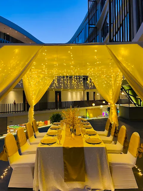 LA-UD Restaurant Boracay