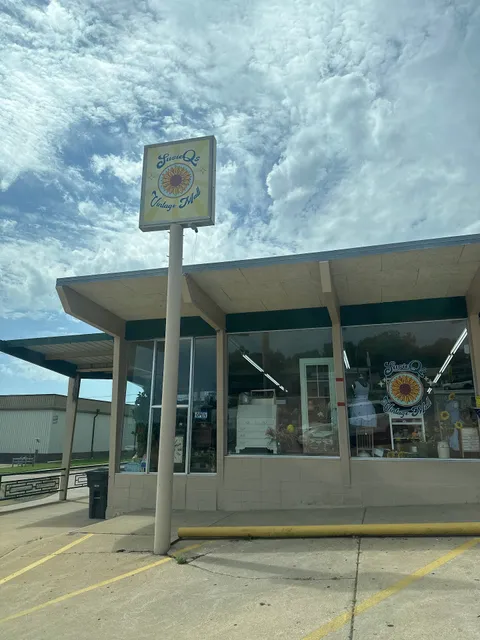 SusieQs Vintage Mall