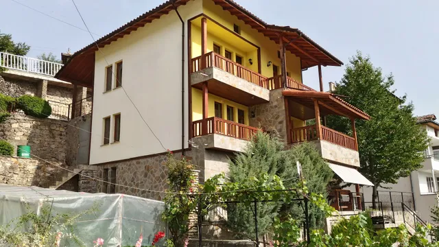 Вила Баните