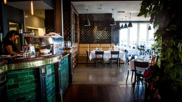 Foxglove Bar & Kitchen