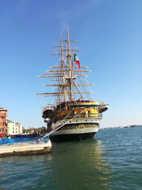 Nave scuola Amerigo Vespucci