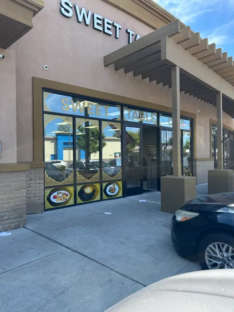 Sweet Table Cafe