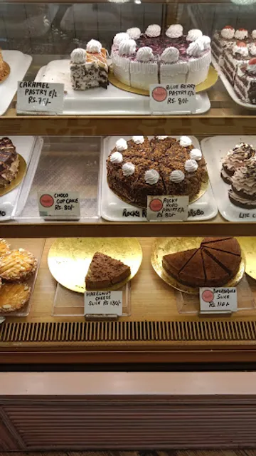 Donalds pastry shop rajnagar extension