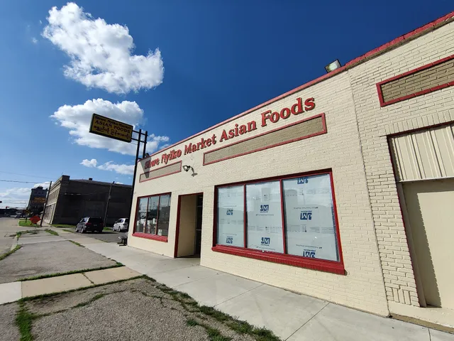 Shwe Nyiko Market & Asian Food