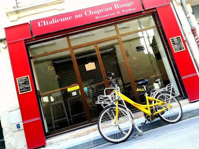 L'italienne au Chapeau rouge