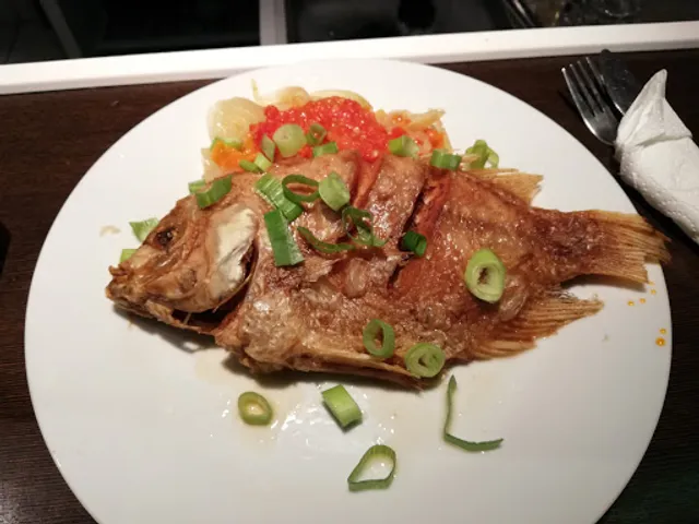 Black & White Eis Cocktail Bar