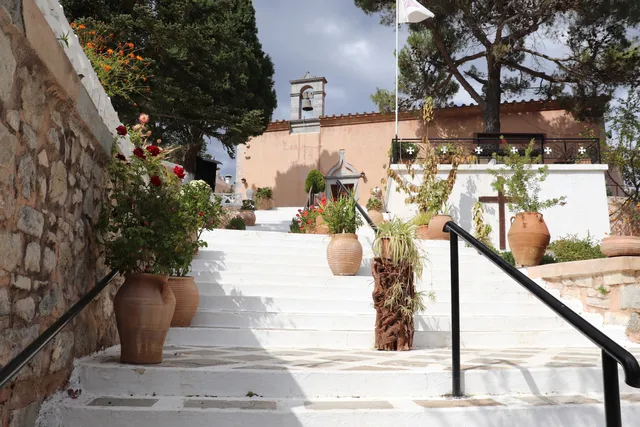 Iera Moni Koimiseos Theotokou Krustallenias