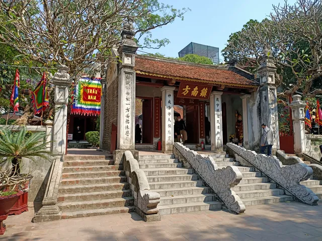 Đền - Đình Kim Liên