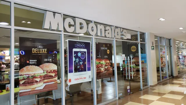 McDonald's Plaza 2000