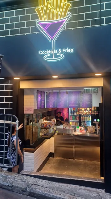 Cocktails & Fries