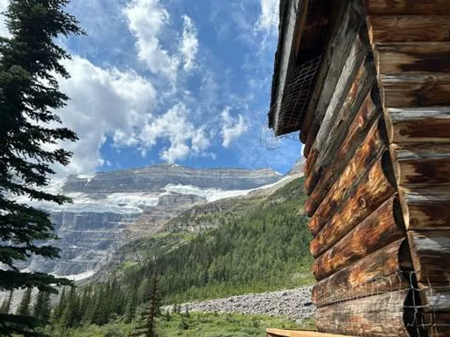 Plain of Six Glaciers Teahouse