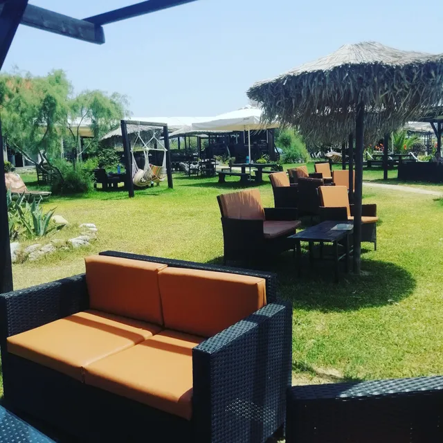 Sombrero_beach_bar restaurant