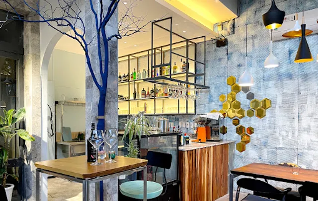Wine & Coffee Bar Côn Đảo House