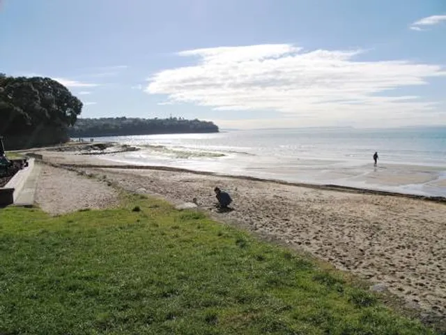 Mairangi Bay Beach