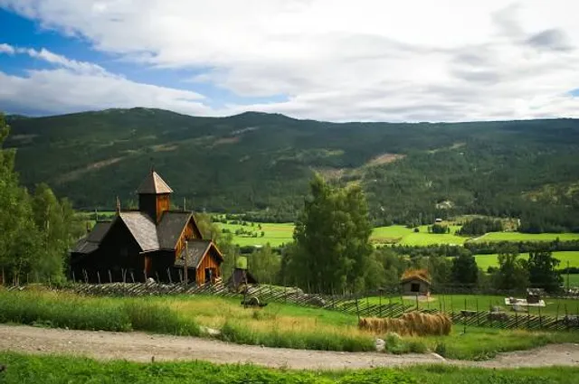 Nore og Uvdal Bygdetun (og Uvdal stavkirke)