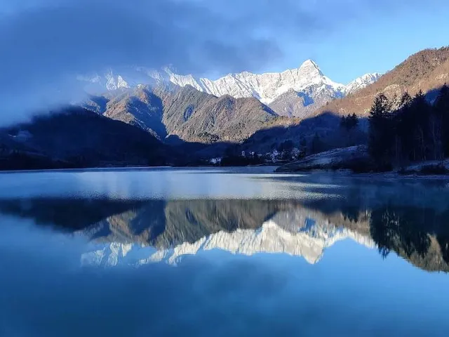 Inizio Sentiero del Dint (CAI 997)