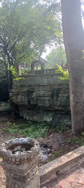 Crystal River Cave & Courts