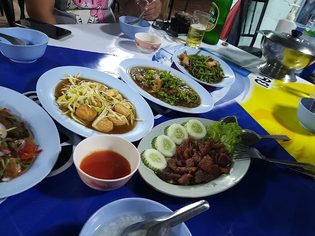 ร้านข้าวต้มชัยนาท