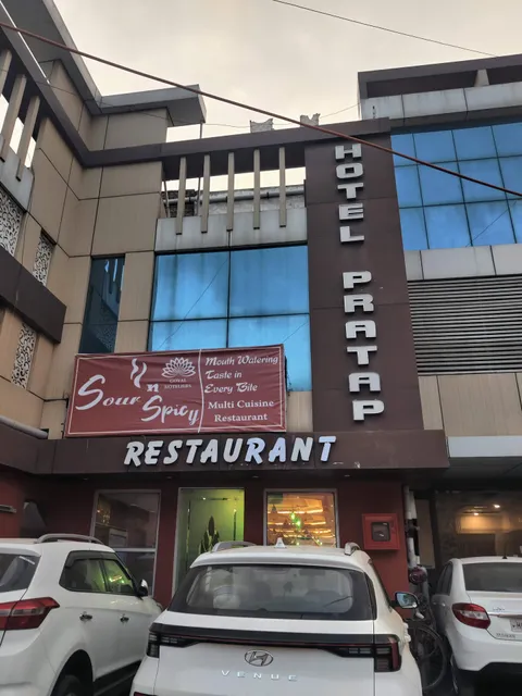 Hotel Pratap by Goyal Hoteliers - 3 Star Hotel Near Taj Mahal