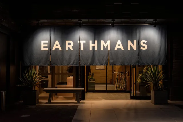 EARTHMANS OSAKA-JO