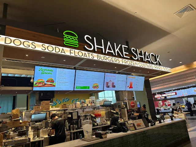 Shake Shack Del Amo Fashion Center