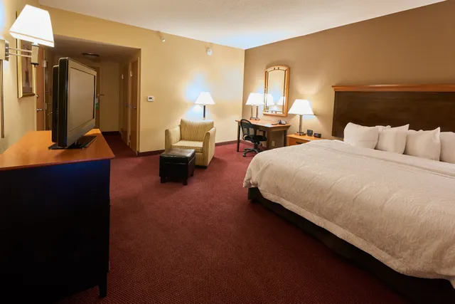 Hampton Inn Massillon