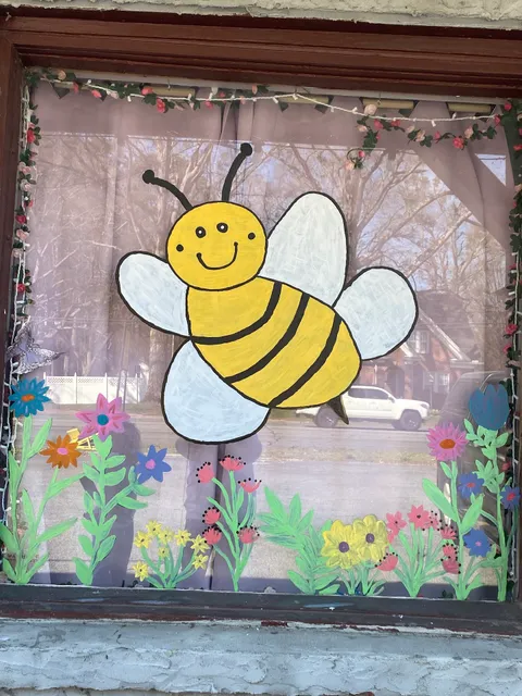 Bizzy Bee's Thrifts & Gifts