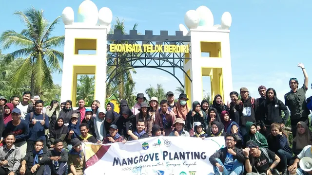 WISATA MANGROVE DESA SUNGAI KUPAH