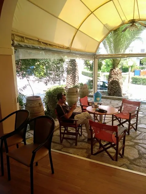 Internet Cafe Antonis