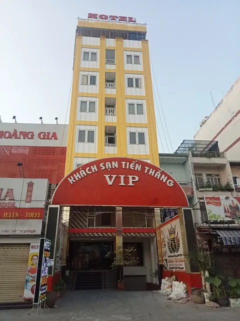 Khách sạn tiến thắng