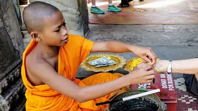 Angkor Tour Guide And Transportation