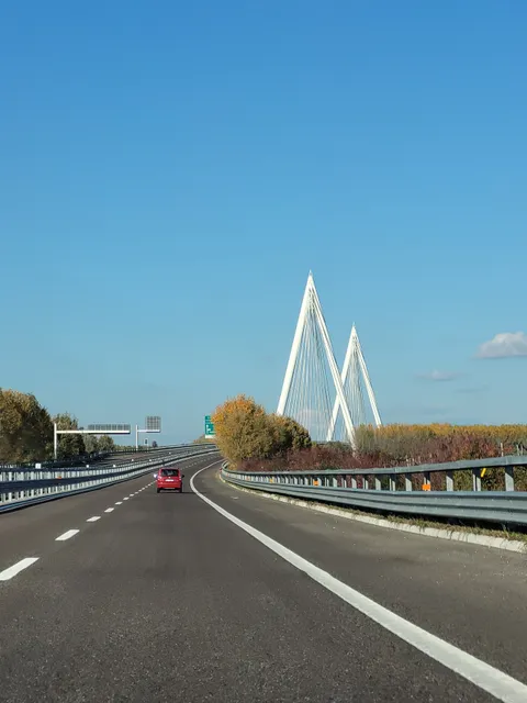 Cable-stayed bridge over the Adige river