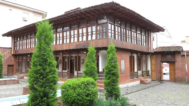 Mirza Kuchak Khaan House