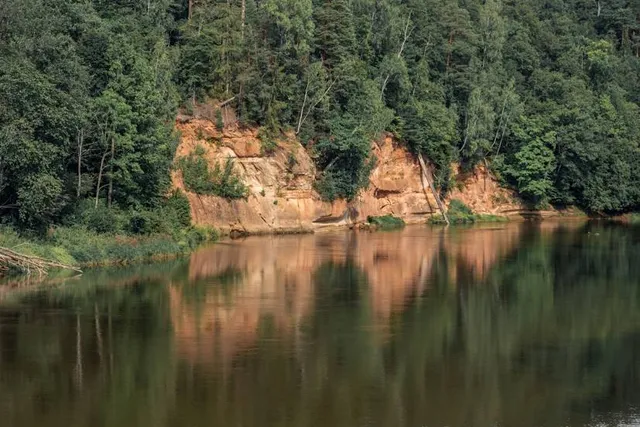 Falaises du Diable et Grotte du Diable