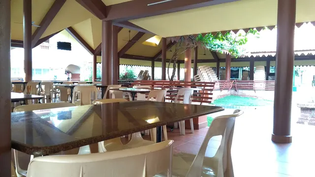 Court Yard Restaurant