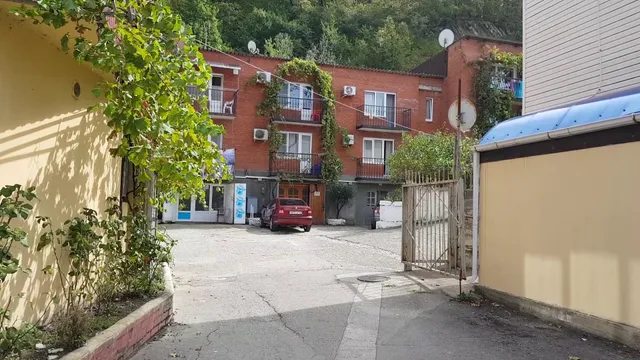 Gostevoy Dom. V Glk-Parus-72