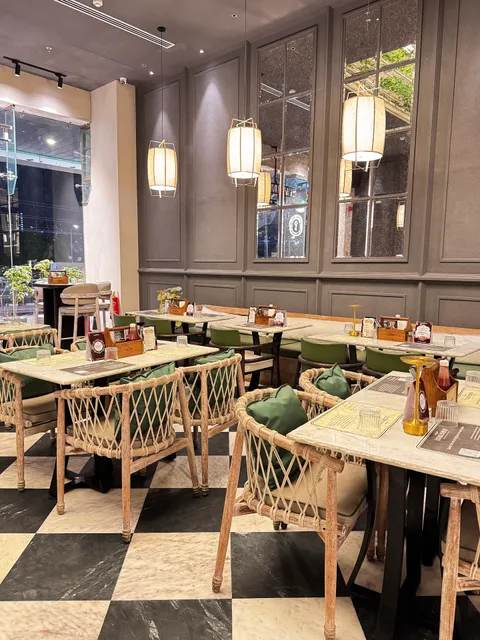 The Establishment - Clubhouse & Kitchen