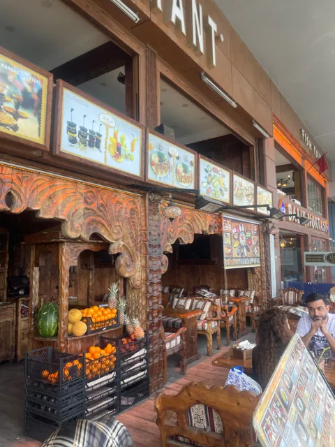 Aruna Cafe & Restaurant